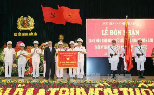 បណ្ឌិតសភាសន្តិសុខប្រជាជនជាមជ្ឈមណ្ឌលបណ្ដុះបណ្ដាលជួរមុខរបស់ ផ្នែកនគរបាល